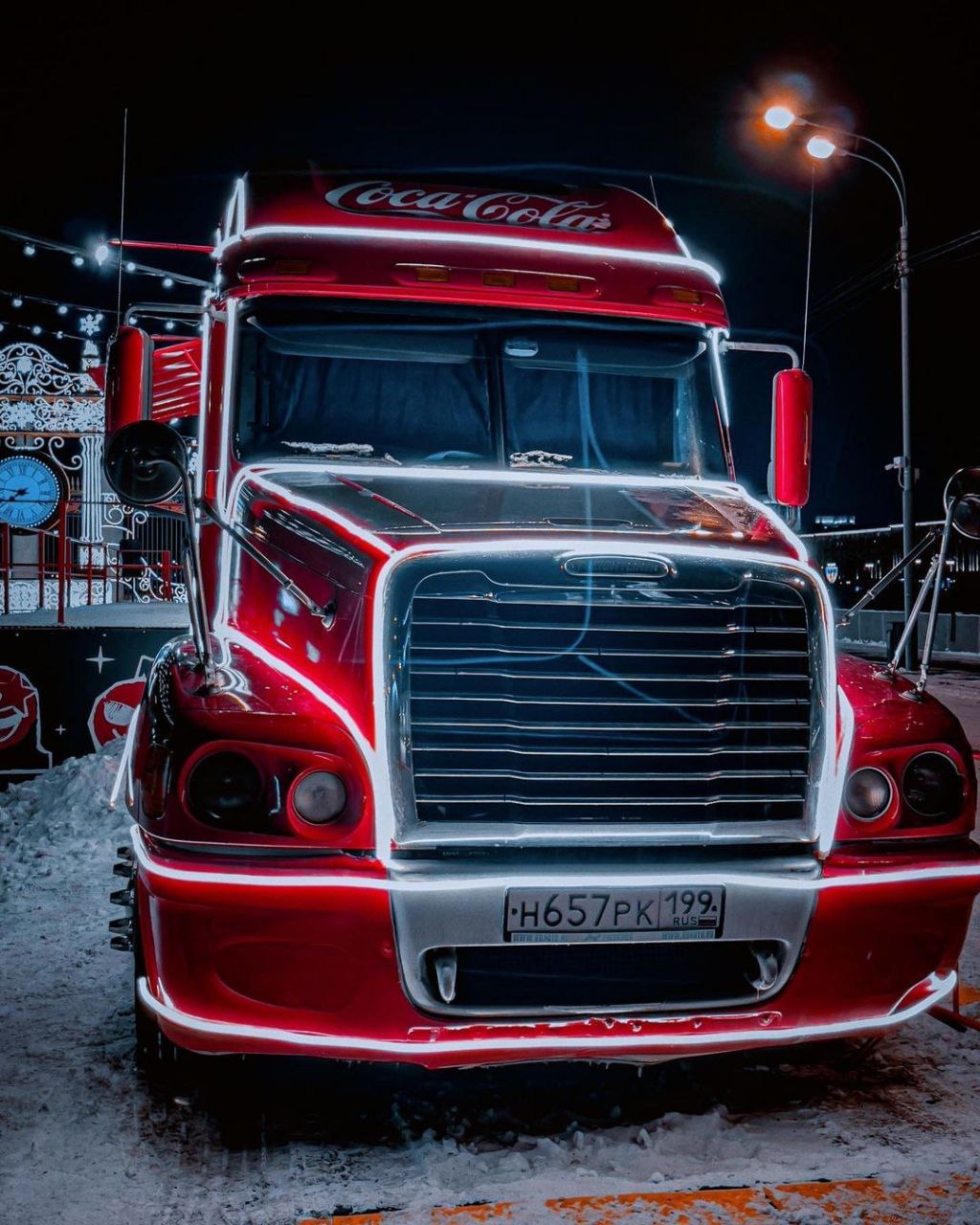Рождественский грузовик Coca~Cola в парке Горького